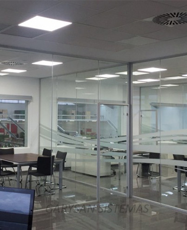 Mampara de oficina un cristal seguridad con vinilo-03
