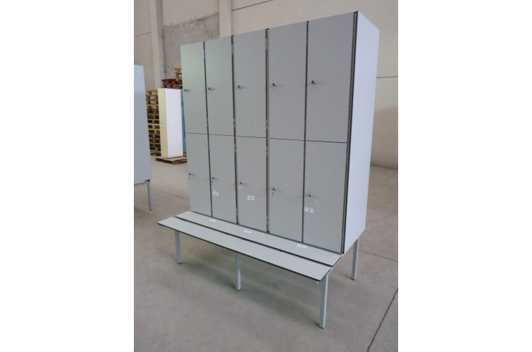 Taquillas vestuario fenólicas dos puertas con banco -01