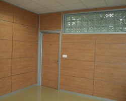 Mampara de oficina bipanel con entrecalles-07