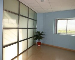 Mampara de oficina bicristal con cuatro apaisados y con entrecalles-02