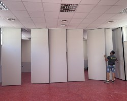 Tabiques Móviles acústicos semi desplegado