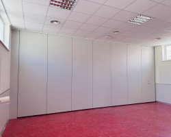 Tabique Móvil acústico desplegado