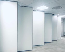 Tabique móvil acústico monodireccional semiplegado en Comisaria de Murcia-02