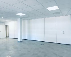 Tabique móvil acústico monodireccional semiplegado en Comisaria de Murcia-04