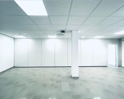 Tabique móvil acústico monodireccional semiplegado en Comisaria de Murcia-05