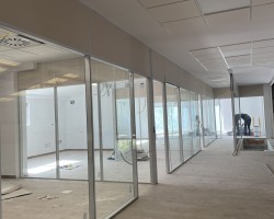 Mampara bipanel mixta vidrio y madera-01