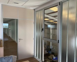 Mampara bipanel mixta vidrio y madera-11