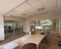 Mampara bipanel mixta vidrio y madera-04