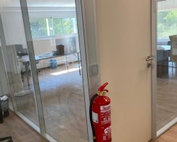 Mampara bipanel mixta vidrio y madera-07