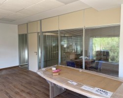 Mampara bipanel mixta vidrio y madera-08