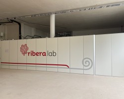 Mampara bipanel acústica alzado todo ciego