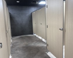 Cabinas sanitarias para gimnasio Areafit en Murcia